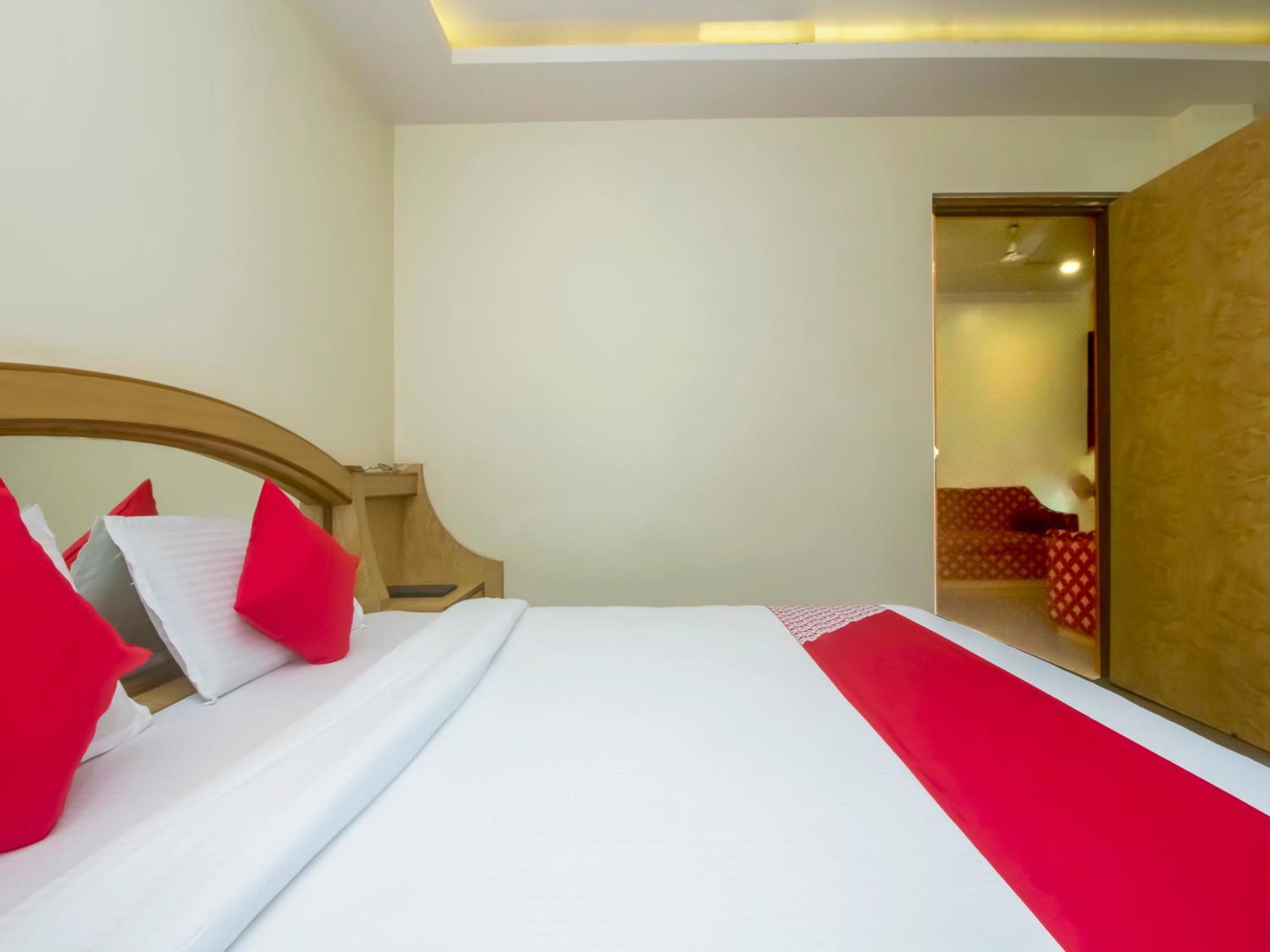 Hotel New Uttam Hira Palace Nashik Exterior foto